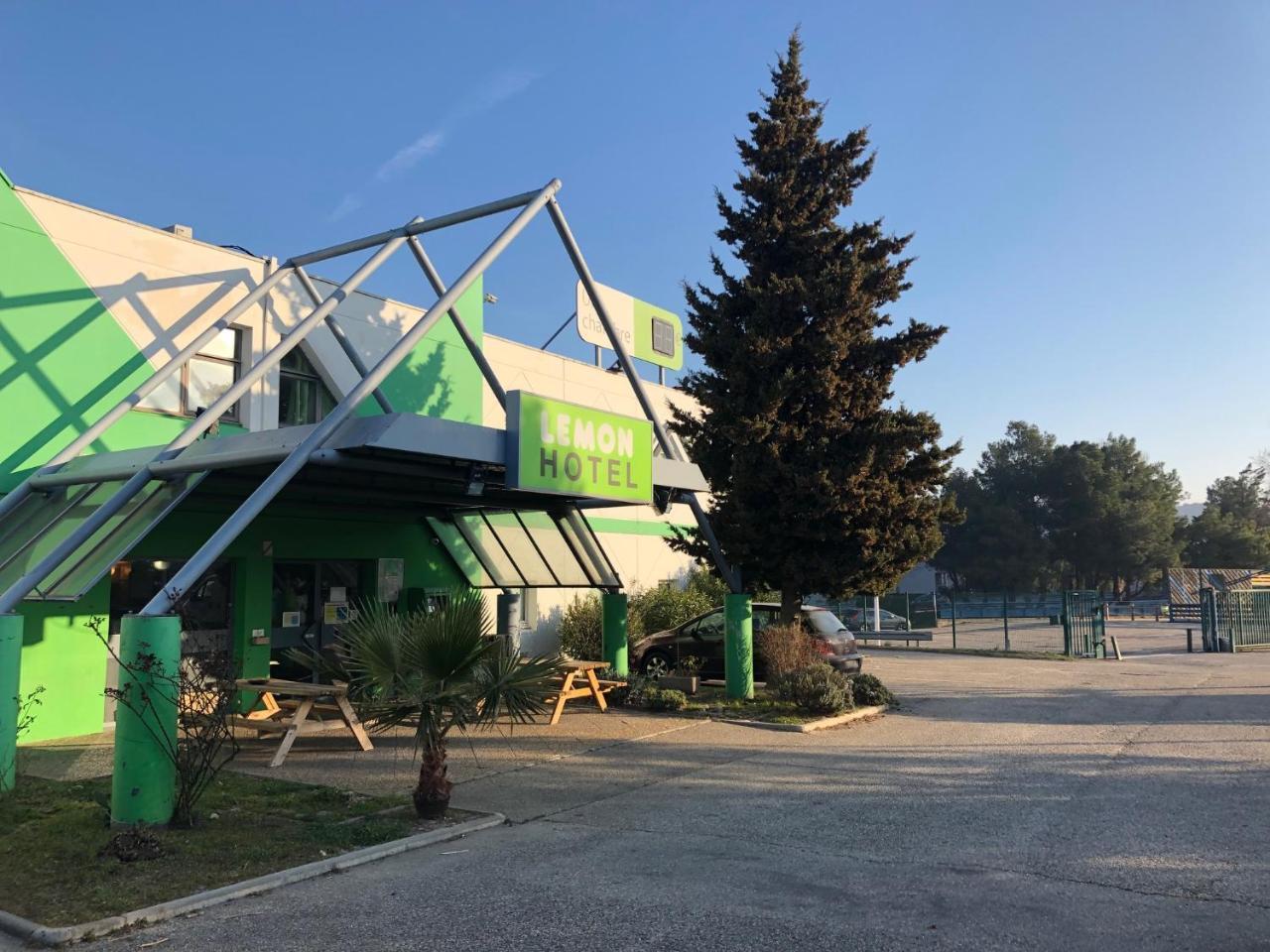 Lemon Hotel Avignon Rochefort מראה חיצוני תמונה
